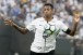 'MaraJ�na' marca, Corinthians vence Vasco e dispara na lideran�a do Brasileir�o