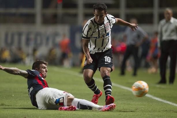 Jadson deixou o time, mas retornou nesta temporada ao Corinthians