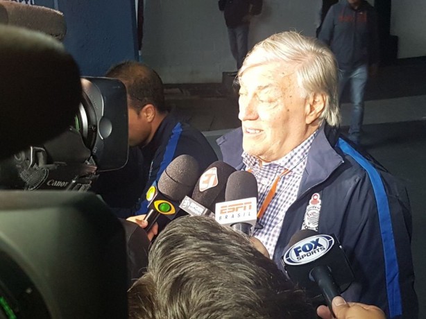 Adauto falou com a imprensa na saída do estádio El Cilindro