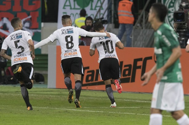 Melhor jogador de futsal do mundo revela carinho pelo Corinthians: 'Sou do  bando de loucos