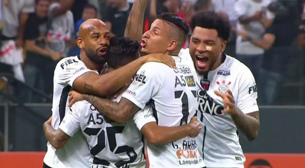 Corinthians venceu o Coritiba por 3 a 1 nesta quarta-feira, na Arena em Itaquera