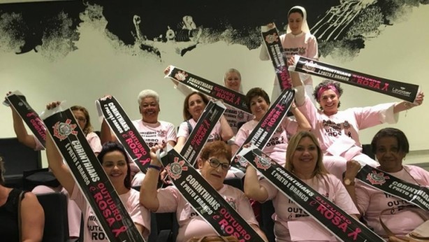 Corinthians mostra apoio ao outubro rosa com campanha contra cncer de mama