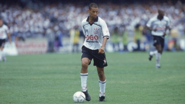 Dinei estrou pelo Corinthians no Campeonato Brasileiro de 1990