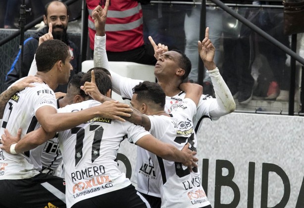 Corinthians venceu o clássico contra o Palmeiras por 3 a 2