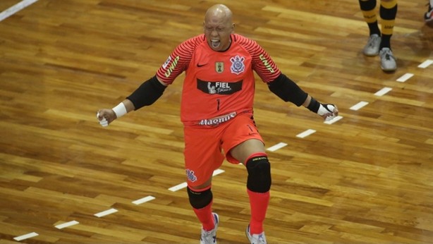 Goleiro Careca, reserva de Guitta, foi convocado à Seleção Brasileira de futsal