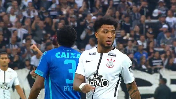 Kazim fez o gol da vitria do Corinthians contra o Ava