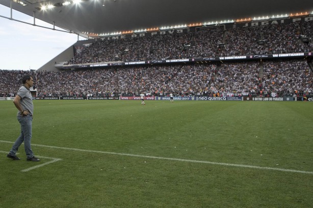 Fbio Carille tem misso de organizar Corinthians para 2018