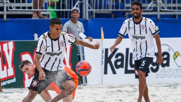 Corinthians disputa torneio de futebol de areia semana que vem
