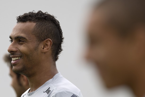Corinthians mantinha dvida com agente pelo ex-atacante Elton