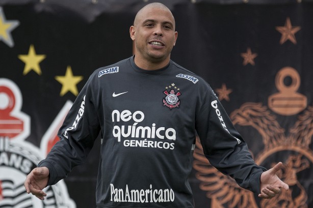 Ronaldo atuou pelo Corinthians entre as temporadas de 2009 e 2011