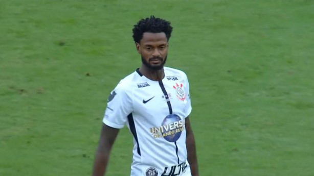 Ren Jnior entrou em campo pelo Corinthians pela primeira vez