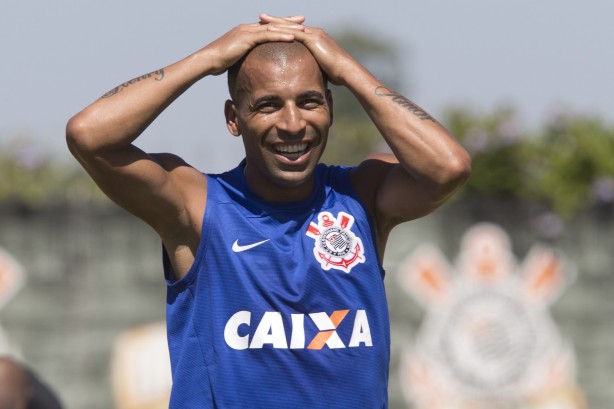 Sheik est de volta ao Corinthians e permanece no clube at o ms de junho