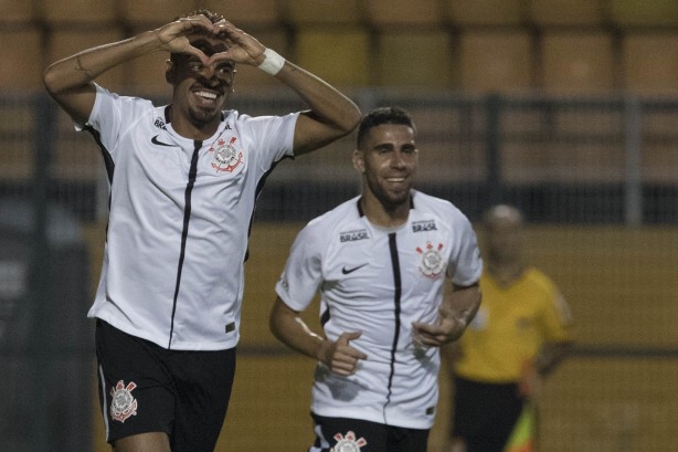 Dutra marcou um dos quatro gols da goleada do Corinthians neste domingo