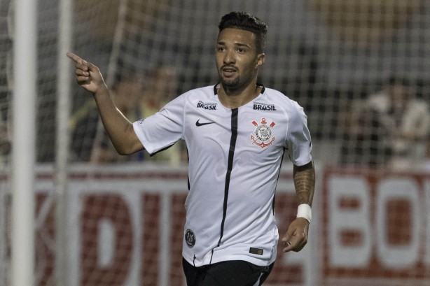 Clayson marcou o gol da virada do Corinthians