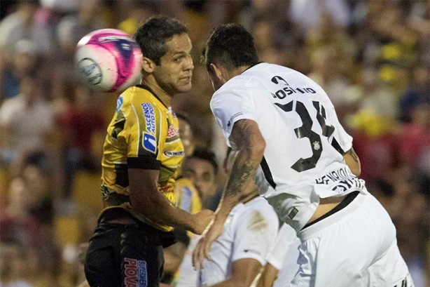 Pedro Henrique marcou o gol da vitria do Corinthians e foi eleito craque da partida