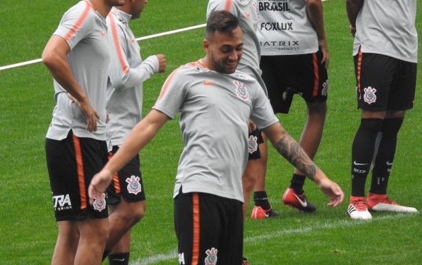 Corinthians realizou treinamento ttico nesta segunda, na Arena em Itaquera