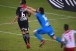 Defesa bate cabe�a, e Corinthians trope�a diante do Red Bull em noite de gols contra