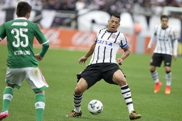 Clássico contra Palmeiras foi assunto na apresentação de Ralf no Corinthians