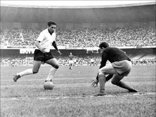 Um dos maiores da histria do futebol, Garrincha jogou no Corinthians em 1966