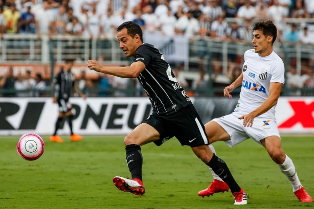 Rodriguinho foi titular no empate de 1 a 1 entre Corinthians e Santos, deste domingo
