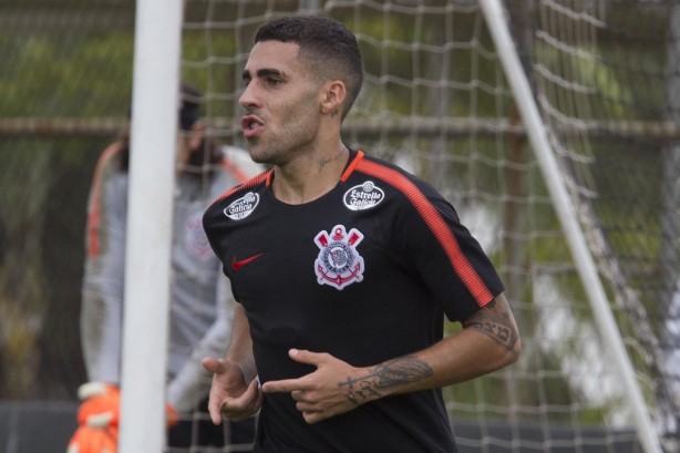 Gabriel marcou o segundo gol do Timo na vitria sobre o Botafogo-SP, nesse domingo