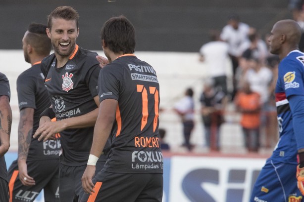 Nesse domingo, Henrique marcou seu primeiro gol com a camisa do Corinthians