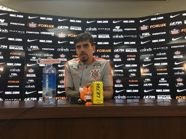 Fagner concedeu entrevista nesta segunda-feira no CT do Corinthians