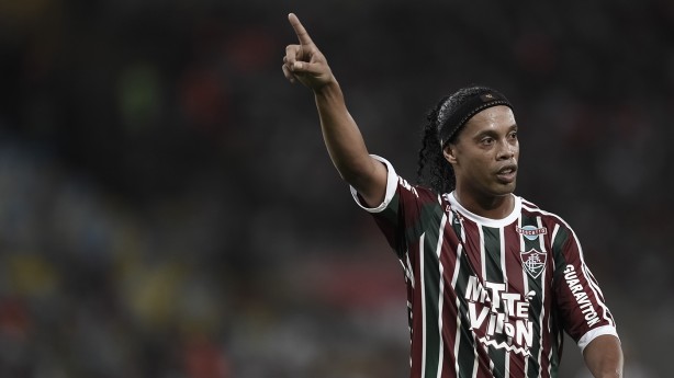 litmo clube que Ronaldinho defendeu no Brasil foi o Fluminense