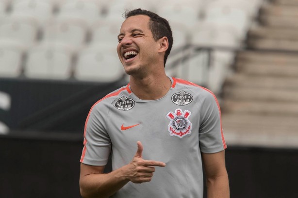 Rodriguinho arrancou risadas durante coletiva na Arena Corinthians