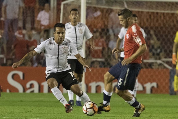 Corinthians bateu argentinos com gol de Jadson