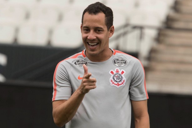 Na mira do Flamengo? Rodriguinho garante no ter sido procurado por clube do Rio