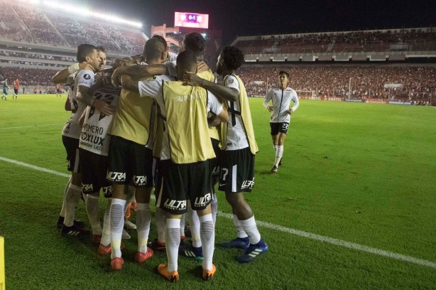Timão venceu no Libertadores de América com gol de Jadson