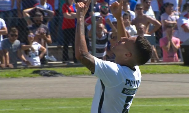 Gabriel comemora seu quarto gol pelo Corinthians em Curitiba