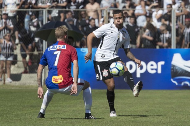 Sidcley marcou um dos gols do Corinthians e ainda deu assistncia neste domingo
