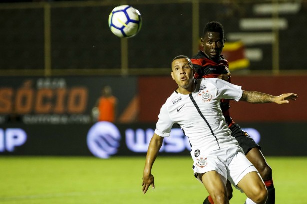 Corinthians de Sidcley empatou sem gols com o Vitria em Salvador