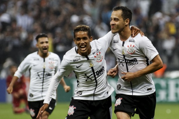 Rodriguinho comemora gol da vitria contra o Fluminense aos 41 do 2 tempo