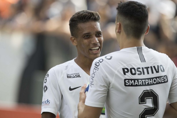 Pedrinho foi titular no Corinthians no empate de 1 a 1 sobre o Cear, deste domingo