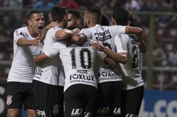 Corinthians pintou o sete na Venezuela e se classificou s oitavas da Libertadores
