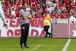 Defesa falha, Corinthians cede virada ao Internacional e perde a segunda com Loss