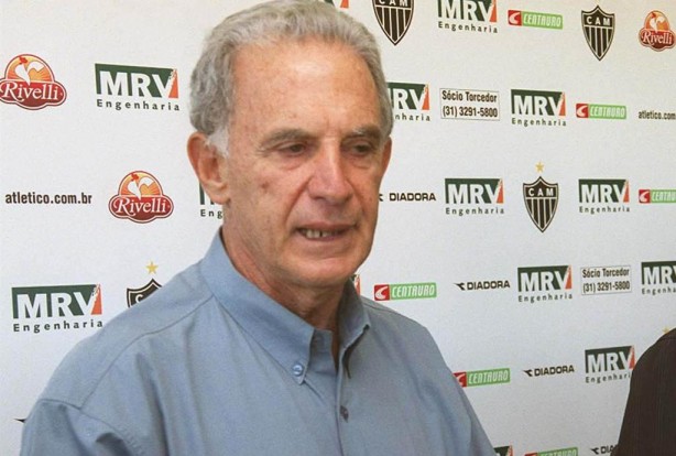 Carlos Alberto Silva, em 1991, o ltimo a trocar o Corinthians por outro clube