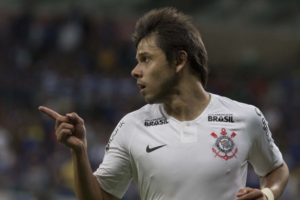 Romero marcou o primeiro gol do Corinthians na vitria por 2 a 0 sobre o Cruzeiro