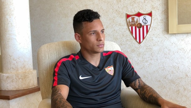 Ex-Corinthians, Arana concedeu entrevista exclusiva ao site oficial do Sevilla