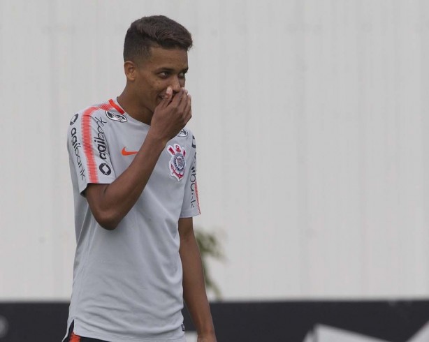 Pedrinho j teve primeiro contato com Araos e Daz, novos jogadores do Corinthians