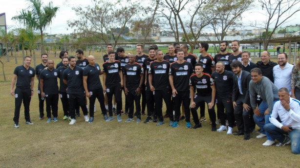Novo elenco do Vlei do Corinthians foi apresentado no CT Joaquim Grava nesta tera-feira