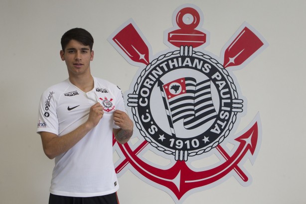 Araos foi contratao mais cara do Corinthians em 2018 - valor parcelado a ser pago ainda