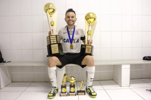 Piv Deives volta a vestir a camisa do Corinthians nesta temporada