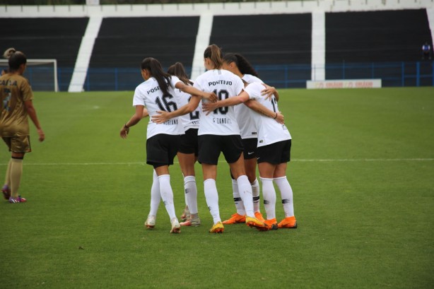 Corinthians bateu o Sport e segue na liderança do Brasileiro Feminino