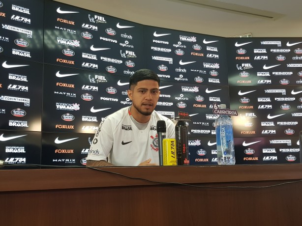 Sergio Díaz foi apresentado pelo Corinthians na tarde desta sexta-feira no CT Joaquim Grava