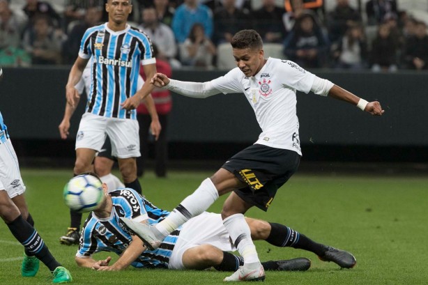 'Nem Pedrinho salva...': Timão não foi páreo para o Grêmio na noite deste sábado