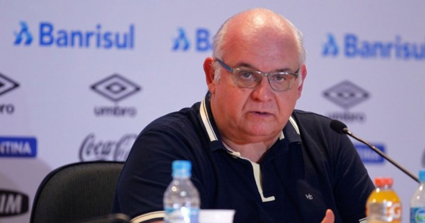 Romildo Bolzan, presidente do Grêmio, é favor do adiamento das rodadas 23 e 24 do Brasileiro